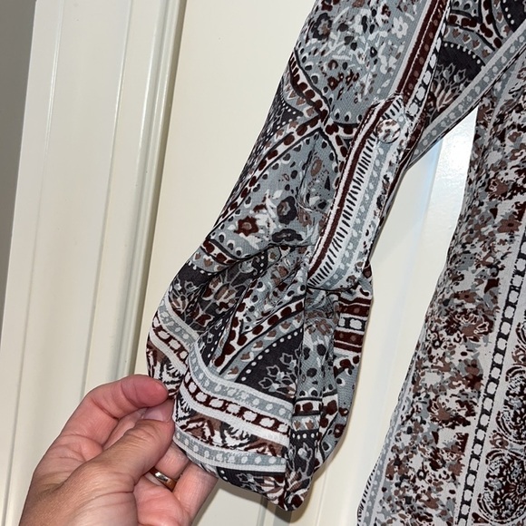 BKE Boutique boho hippie western blouse button down Roll tab sleeve size small - Picture 2 of 7